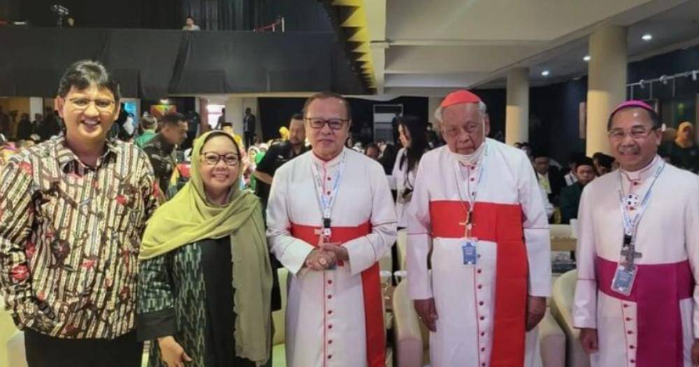 Instagram.com/alissa_wahid